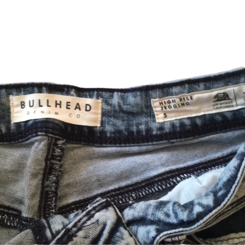 Bullhead High Rise Acid Wash Jegging - Picture 3 of 3
